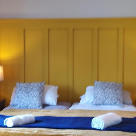 Westhouse Cafe N39 E0A6 Bed & Breakfast Longford Bagian luar foto